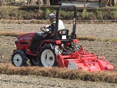 �g���N�^�|���ғ����Ă��܂��B